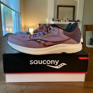 Saucony Women’s Freedom 5 size 8.5